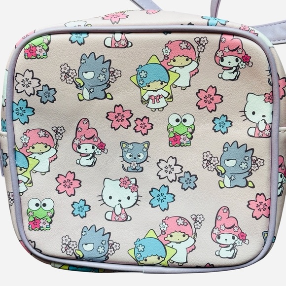 Loungefly Hello Kitty And Friends Floral Crossbody Bag Sanrio NWOT - Picture 5 of 10